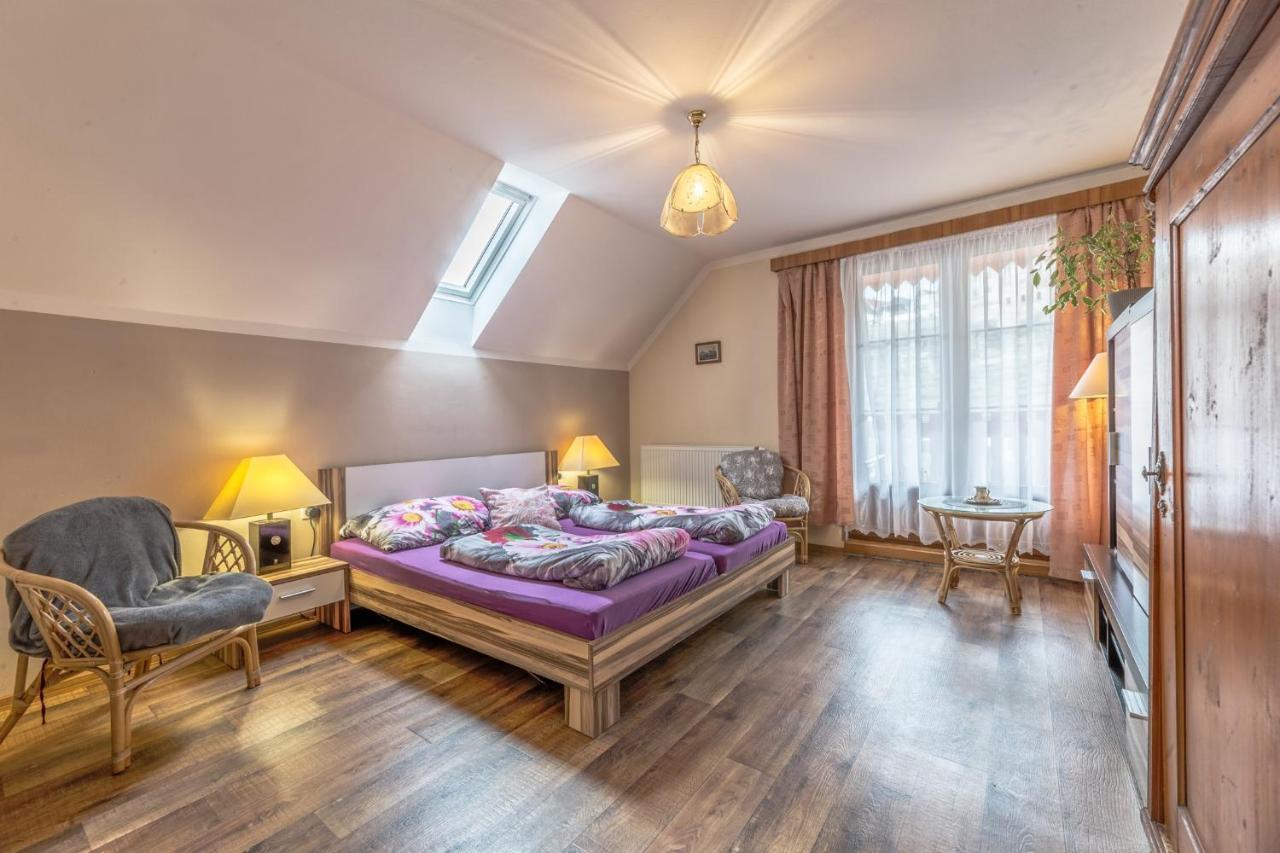 Penzion Na Hradčanech Nové Město nad Metují Exterior foto